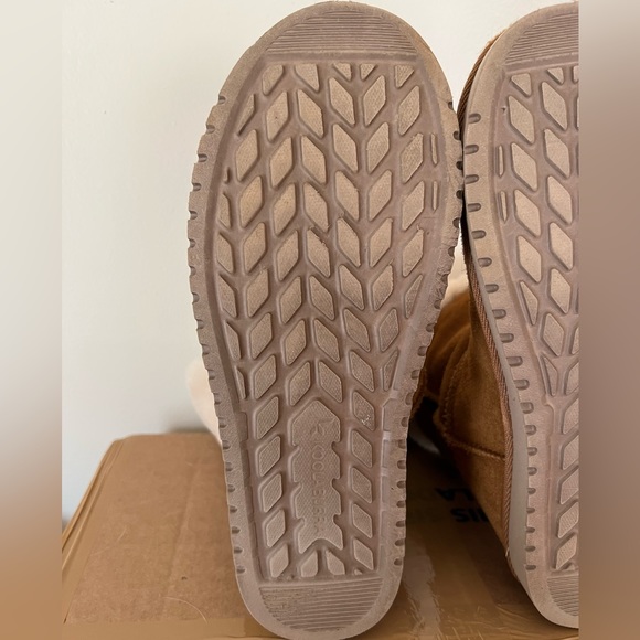 Uggs Koolaburra boots, size 9 - Picture 7 of 13